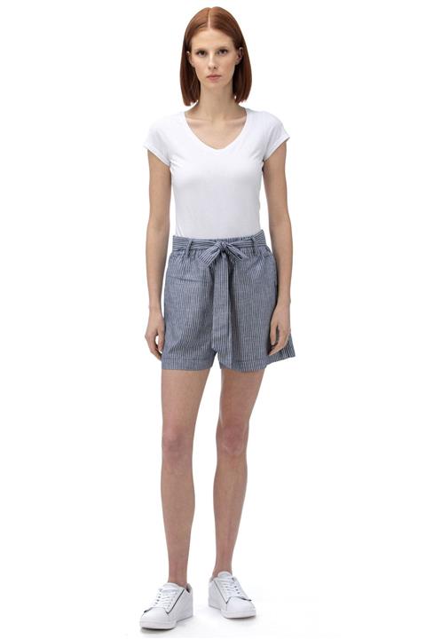 Nautica Kadın Standart Fit Lacivert Çizgili Keten Şort 05B011T 05B011T
