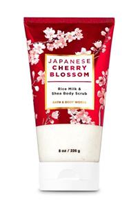 Bath & Body Works Japanese Cherry Blossom Vücut Peelingi 8 oz / 226 g BBW24642508