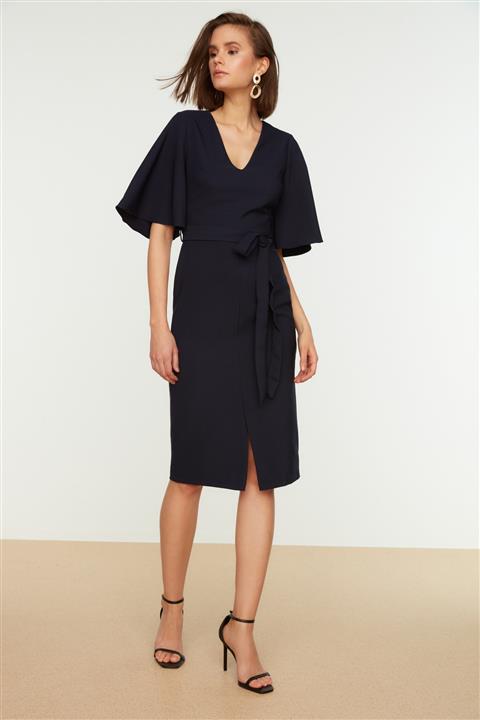 TRENDYOLMİLLA Lacivert Kuşaklı Elbise TWOAW21EL1889