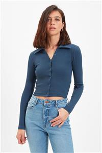 TRENDYOLMİLLA Indigo Düğme Detaylı Crop Örme Bluz TWOAW22BZ0522