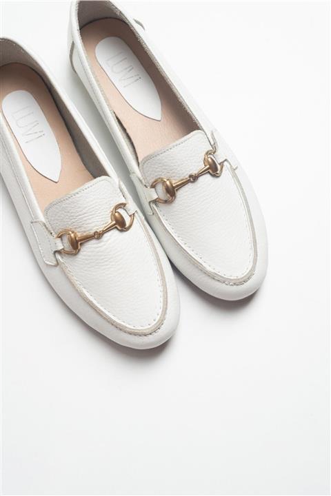 LuviShoes 151 Beyaz Cılt Tokalı Kadın Babet