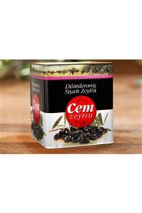 Cem Dilimli Siyah Zeytin (8 Kg)