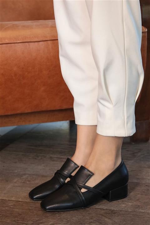 Mio Gusto Doris Siyah Çapraz Bantlı Topuklu Ayakkabı