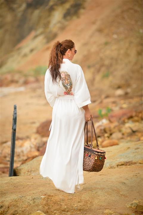 design by ebru ener Beyaz Uzun Leopar Baskılı Kimono