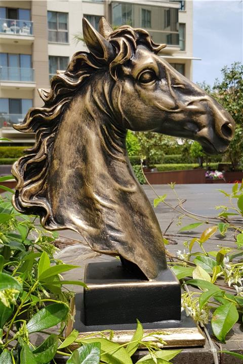 Ella's Design Studio At Heykel Biblo Büst Gold