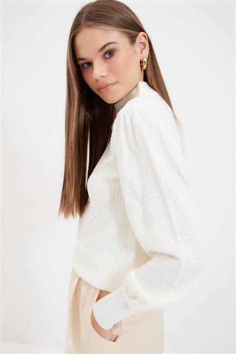 TRENDYOLMİLLA Ekru Balon Kollu Örgü Detaylı Triko Kazak TWOAW21KZ0817