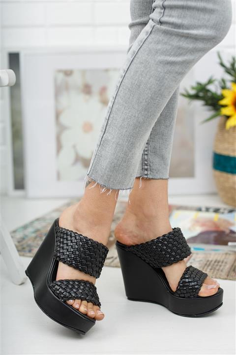 Ayakkabı Ateşi Siyah Cilt Örgülü Kadın Dolgu Topuklu Terlik