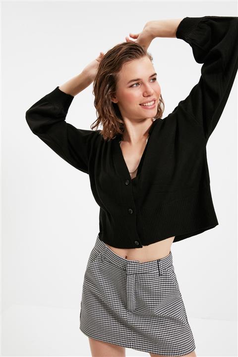 TRENDYOLMİLLA Siyah Crop Triko Hırka TWOAW22HI0272