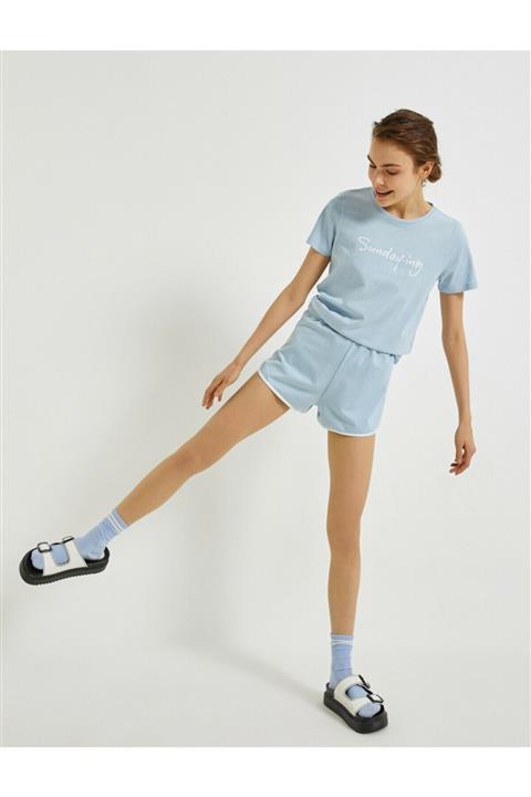 Koton Kadın Mavi Şerit Detaylı Şort