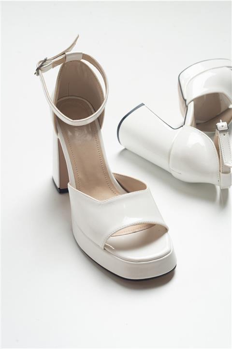 LuviShoes 1002 Beyaz Rugan Kadın Topuklu Ayakkabı