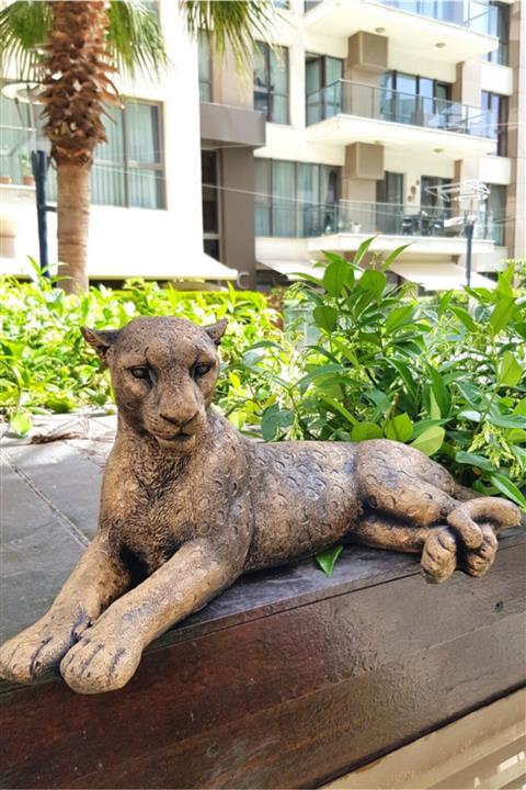 Ella's Design Studio Yatan Panter Heykeli Biblo Gold Eskitme