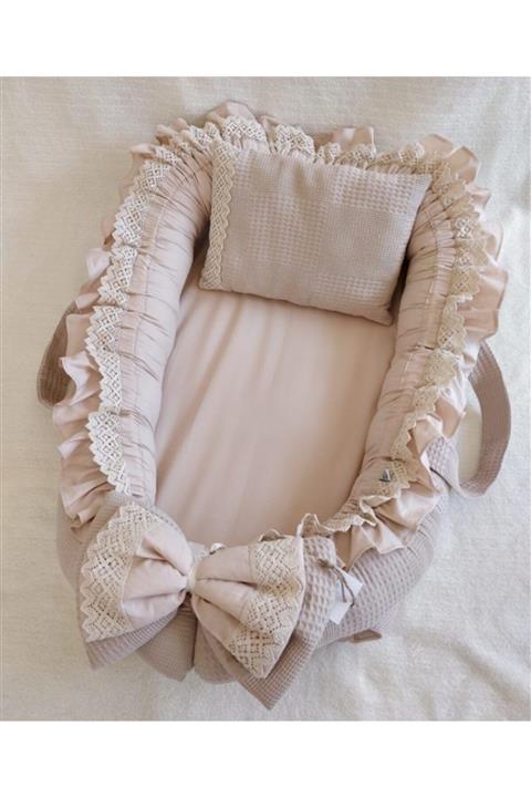 Raduga Collection % 100 Pamuklu Waffle Pike Ve Poplin Kumaş Dantelli Ve Fırfırlı Babynest Yastık Bej