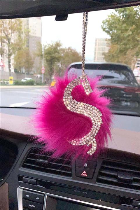 Arabasına Aşıklar Kulübü Swarovski Taşlı Dikiz Ayna Kolye Aksesuarı Pembe Tüylü Ş Harfli