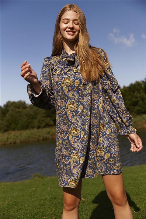 TRENDYOLMİLLA Çok Renkli Yaka Detaylı Elbise TWOAW22EL0107