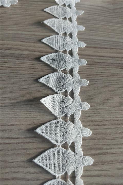 DUAYEN Güpür Dantel Kuyruklu Çiçek Desen 13 Mt