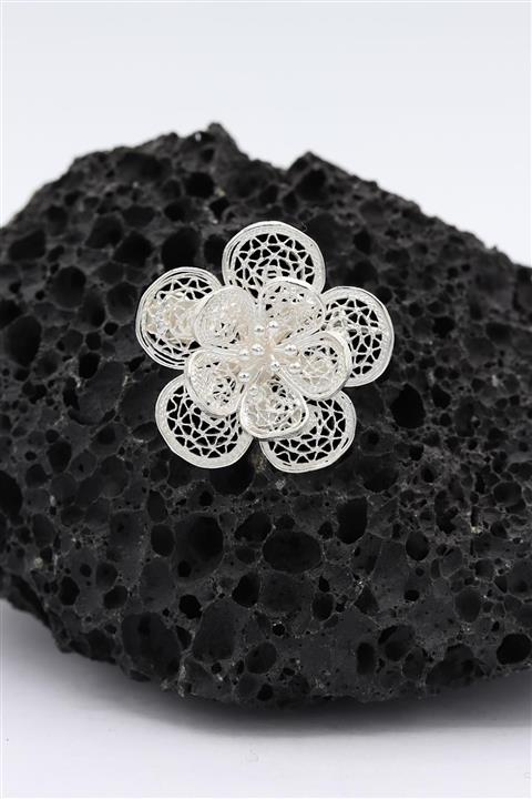 Akyüz Gümüş Kurdele Işlemeli Telkari Gümüş Broş 137