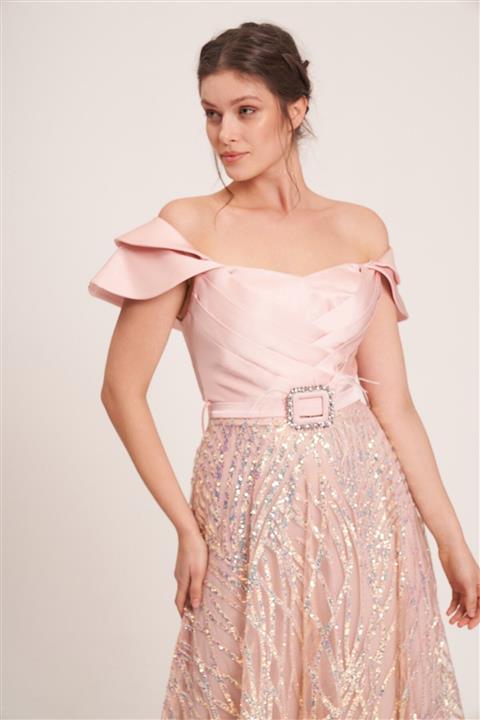 La Vita e Bella Pudra Saten Drape Üst Janjan Etek Aksesuar kemerli Abiye