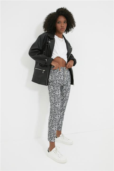 TRENDYOLMİLLA Mavi Baskılı Yüksek Bel Mom Jeans TWOAW22JE1195