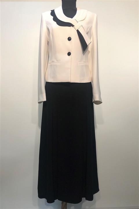 BERRİNMİLLA Kadın Beyaz Ceket Siyah Etek Takım Elbise