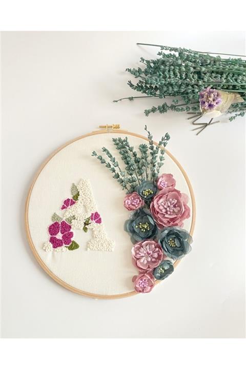 Şuşu'nun Çiçekleri Punch Tablo Kapı Süsü ( Bebek )