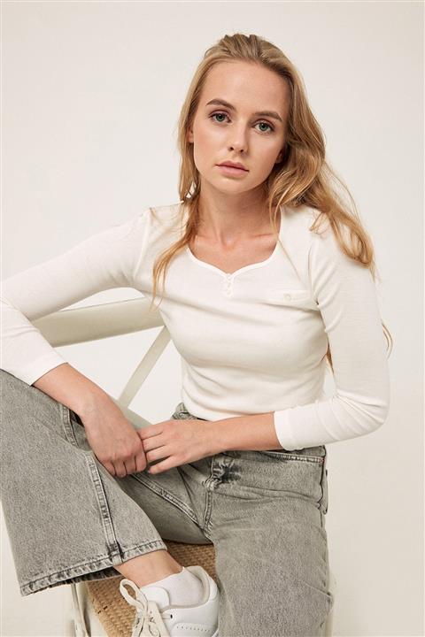 Fulla Moda Yakası Düğme Detaylı Body