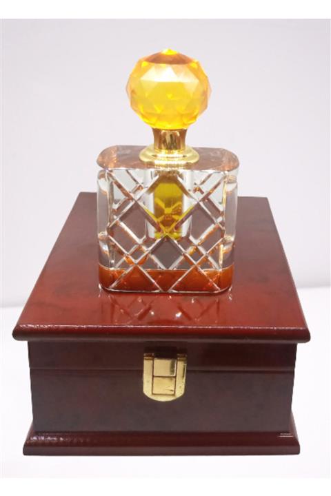 musk istanbul Makamı Ibrahim Esansı Ağaç Kutusunda 10ml Kristal Şişede