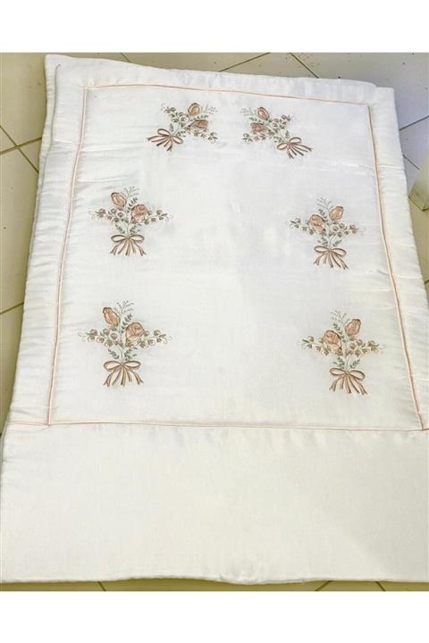 cantasarım ev tekstili Nakış Işlemeli Gül Detay Kadife Seccade Çeyizlik