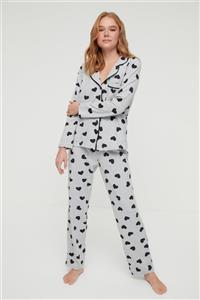 TRENDYOLMİLLA Gri Kalp Desenli Örme Pijama Takımı THMAW22PT0122