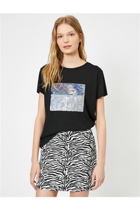 Koton Kadın Pul Detayli Bisiklet Yaka Tisört