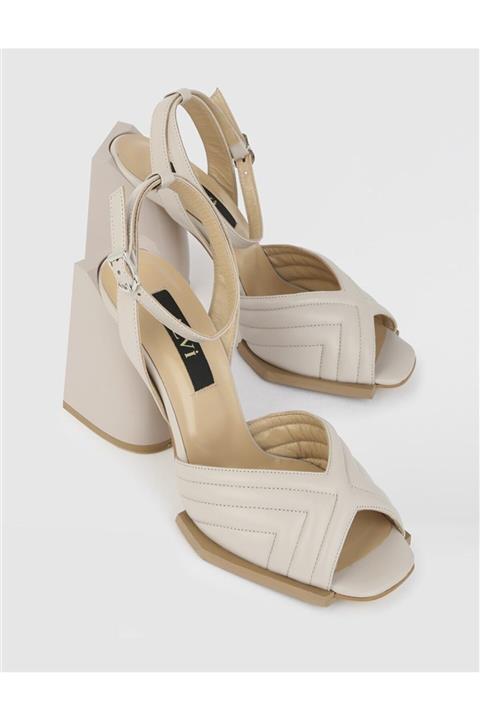 İLVİ Kadın Bej Hakiki Deri Topuklu Sandalet