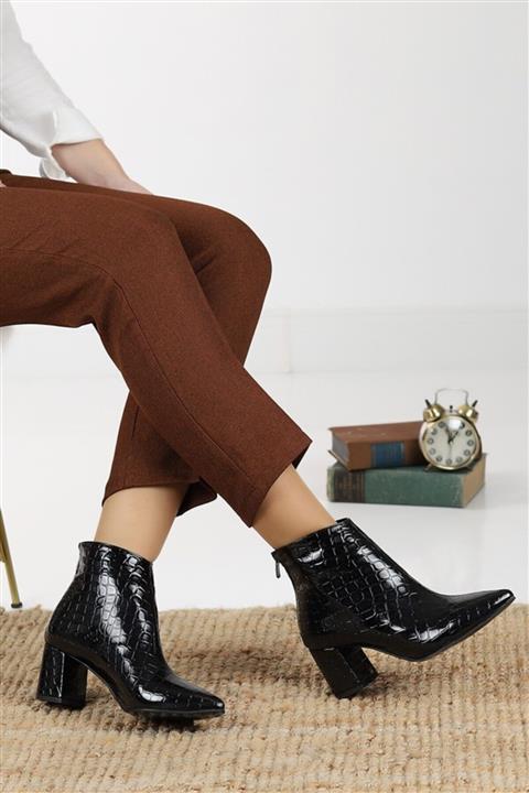 Afilva Kadın Siyah Rugan Arkası Fermuarlı Kroko Bot