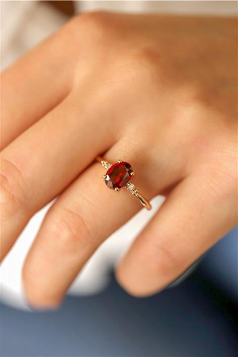 Başbuğ Mücevher Tasarım Pırlanta Yakut Yüzük