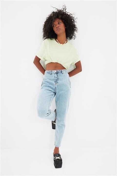 TRENDYOLMİLLA Mavi Yüksek Bel Mom Jeans TWOAW22JE0103