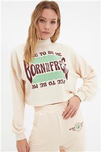 TRENDYOLMİLLA Bej Dik Yaka Baskılı Crop  İnce Örme Sweatshirt TWOAW22SW1713