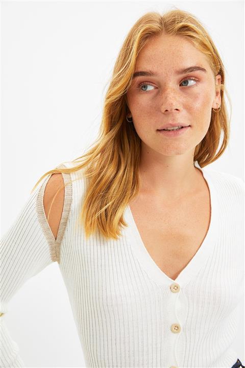 TRENDYOLMİLLA Ekru Cut Out Detaylı Triko Hırka TWOAW22HI0898