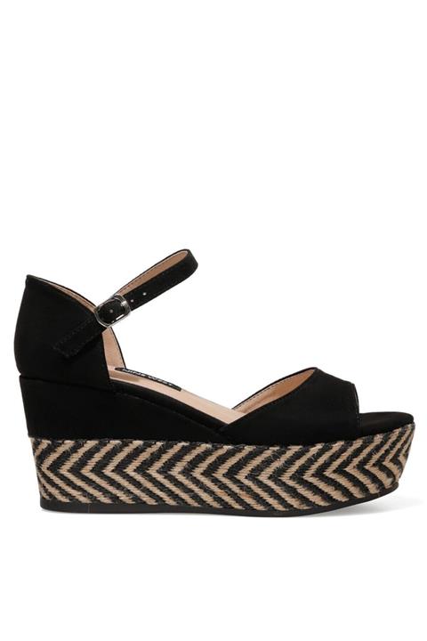 Nine West TRUDELL 1FX Siyah Kadın Dolgu Topuklu Sandalet 101030546