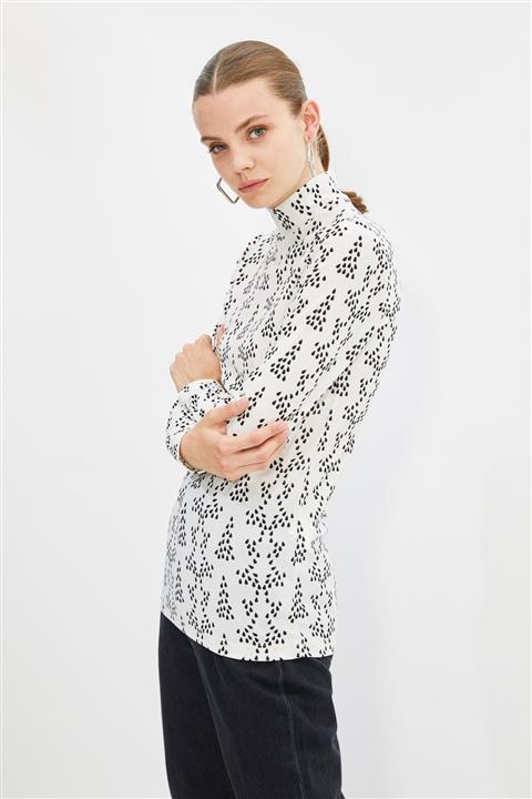 Trendyol Modest Ekru Baskılı Yarım Balıkçı Örme Tunik TCTAW22UK0042