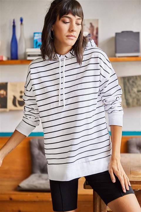Olalook Kadın Beyaz Kapşonlu Çizgili Yanı Yırtmaçlı Sweatshırt SWT-19000410
