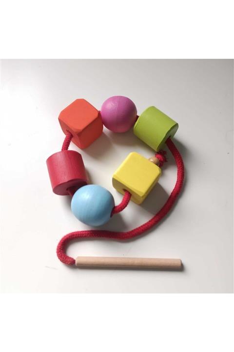 Moccotoys Montessori Ahşap Boncuk Dizme & Ip Geçirme Oyunu Renkli