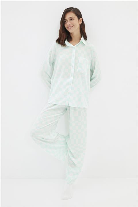 TRENDYOLMİLLA Mint Dama Desenli Viskon Dokuma Pijama Takımı THMAW22PT1158