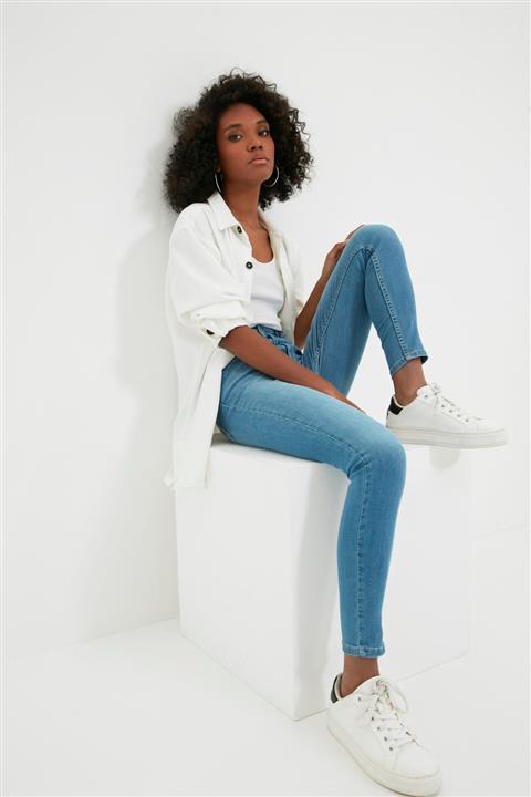 TRENDYOLMİLLA Mavi Yüksek Bel Skinny Jeans TWOAW22JE0656