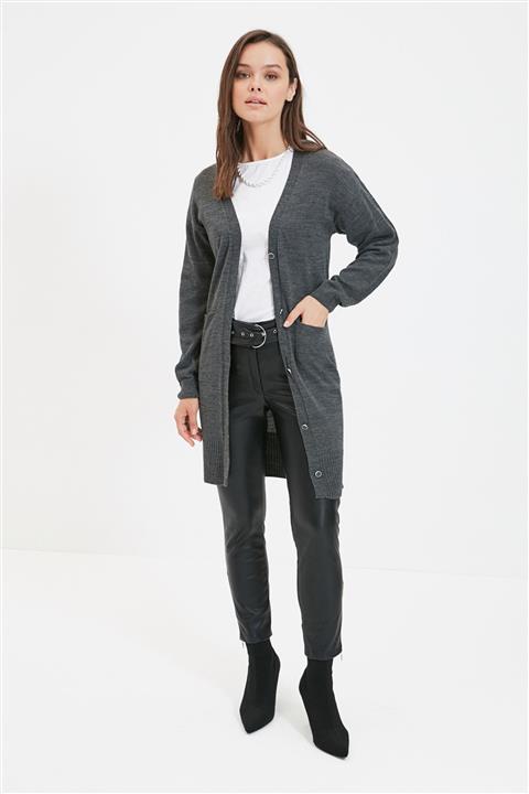 Trendyol Modest Antrasit V Yaka Düğmeli Cep Detaylı Uzun Triko Hırka TCTAW22TH0004