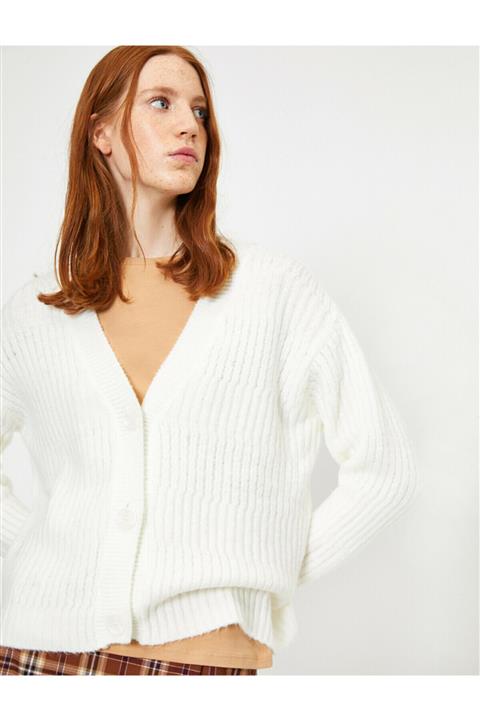 Koton Kadın Ekru Düğme Detaylı Hırka