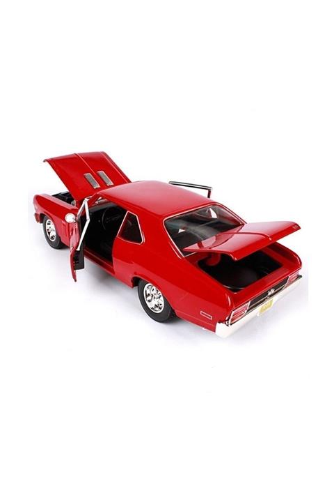 Maisto 1:18 Maisto 1970 Chevrolet Nova SS Model Araba