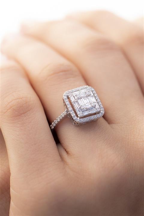 Parle Jewellery Özel Tasarım Pırlanta Baget Yüzük Pfr00124