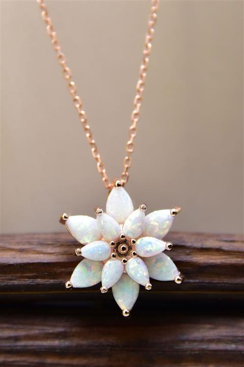 Papatya Silver Kadın Beyaz Opal Taşlı Kamelya Gümüş Kolye