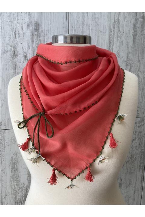 KAFTAN TAKI TASARIM Iğne Oyalı Pamuklu Üçgen Fular 85/85/130 Ölçüde Bandana