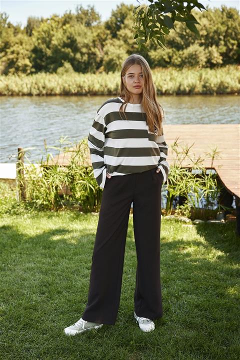 TRENDYOLMİLLA Siyah Bol Paça Pantolon TWOSS20PL0294