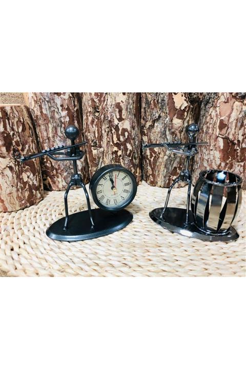 YEŞİL ELMA HEDİYELİK Dekoratif Flüt Çalan Metal Adam Saat Ve Flüt Çalan Metal Adam Kalemlik Ofis Aksesuarı