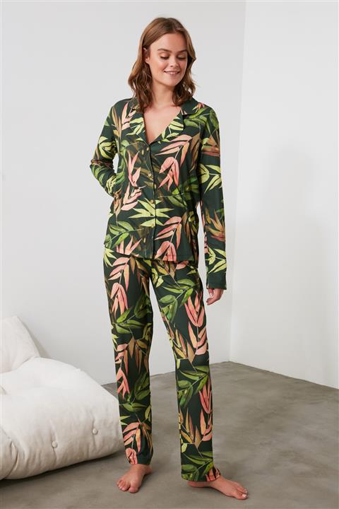 TRENDYOLMİLLA Yaprak Desenli Örme Pijama Takımı THMAW21PT0490